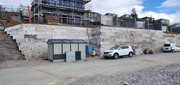 Svart granittbenkeplate med hvitspreng